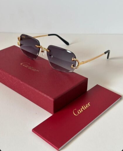 Camisole en satin bleu marine